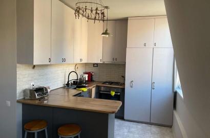 продается квартира с новым ремонтом 3-комнаты